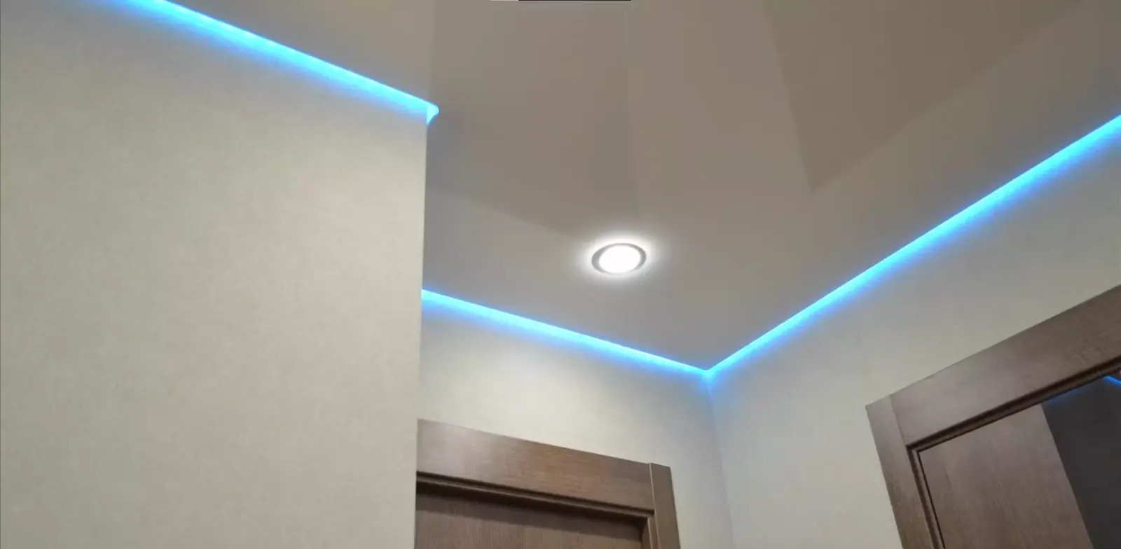 Глянцевый парящий натяжной потолок — Орск, улица Комарова, 2, фото 2